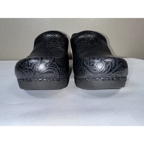 NWOT Dansko XP 2.0 Black Floral Tooled Leather Clogs Womens Sz EU 40 US 9.5 - 10 - Picture 3 of 11